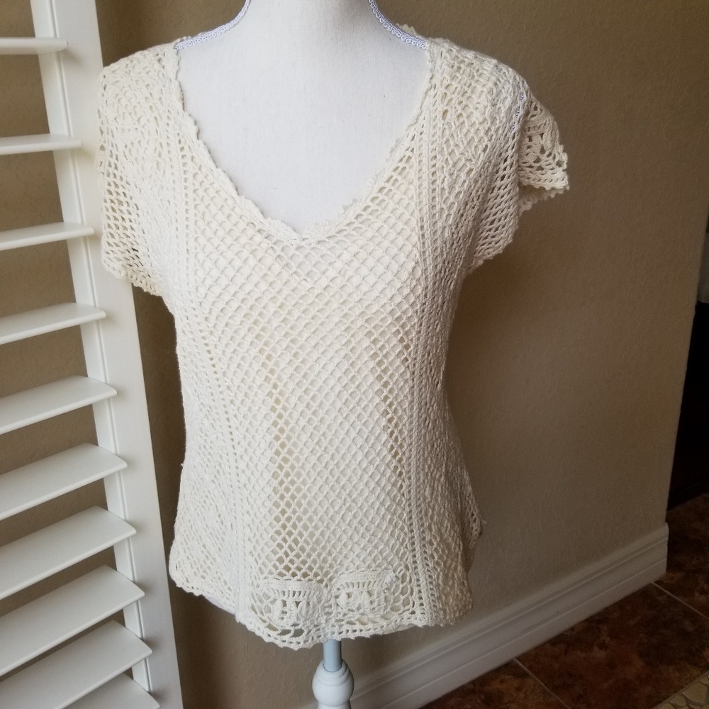 Liz Claiborn croucheted top size medium petite.